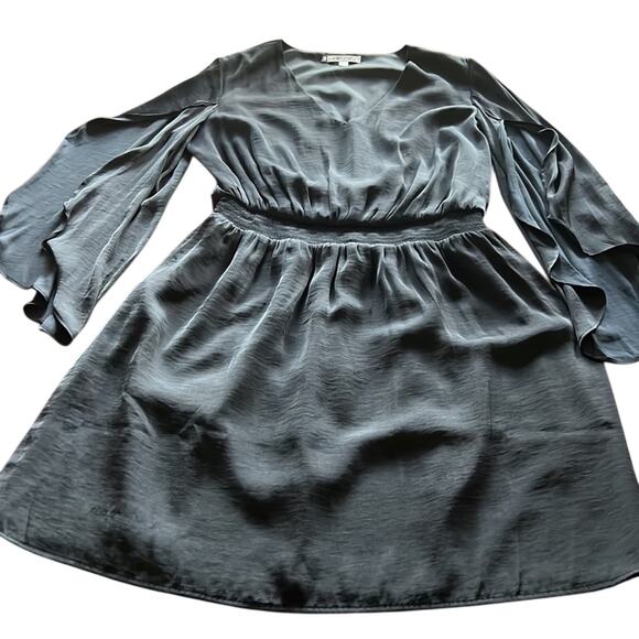Jennifer Lopez Woman Size L Black Silky Dress Long Flowy Sleeves LBD Smocked - Picture 4 of 13